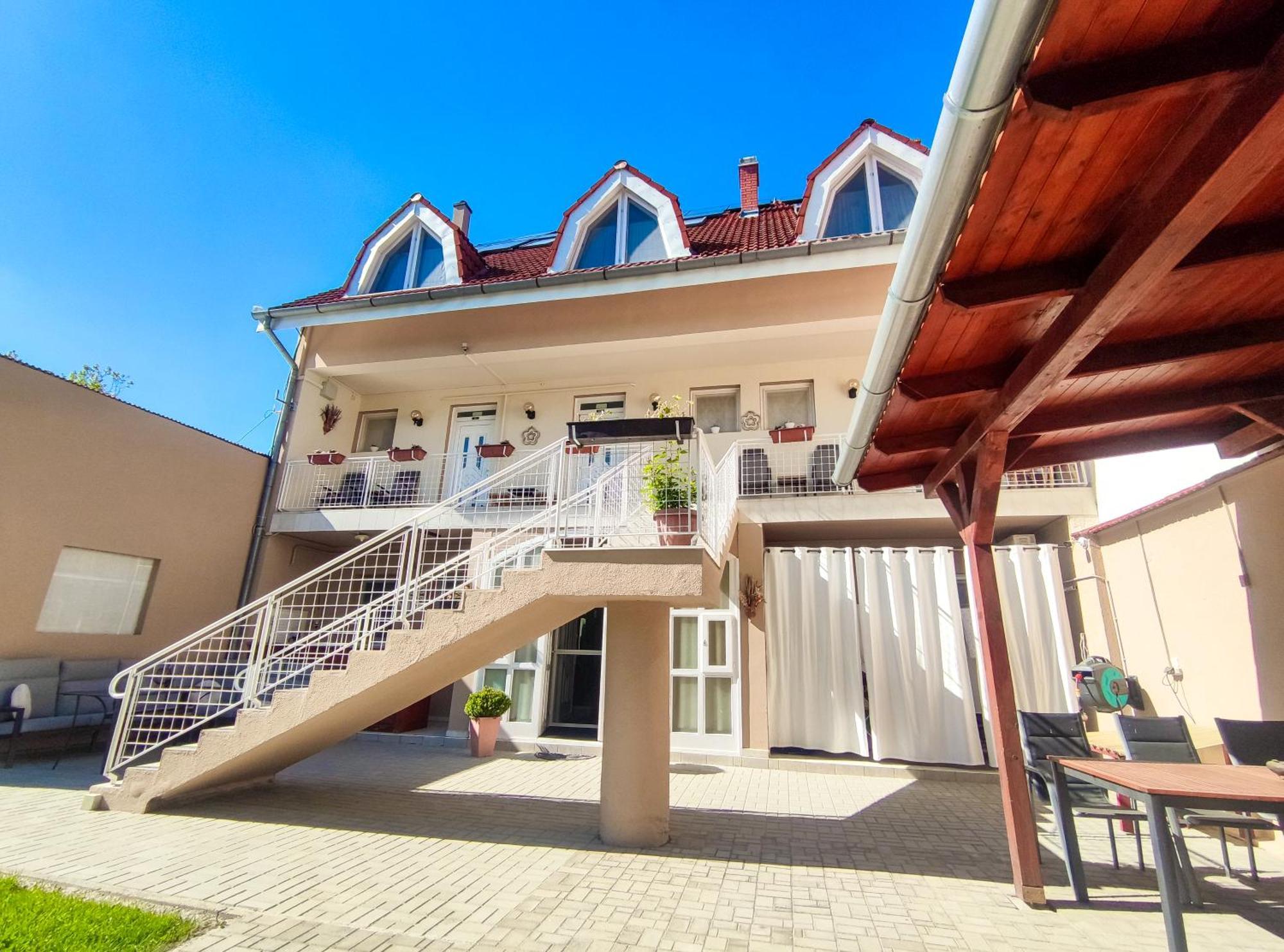 Weinberger Vendeghaz Hotel Zamárdi Exterior photo